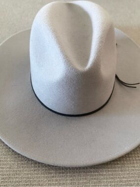 Wander the hat company Men's Classic Wide-Brim wool  Fedora Hat - Light Gray M